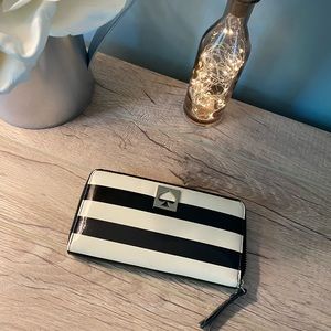 Kate ♠️ Spade Full Zip Wallet